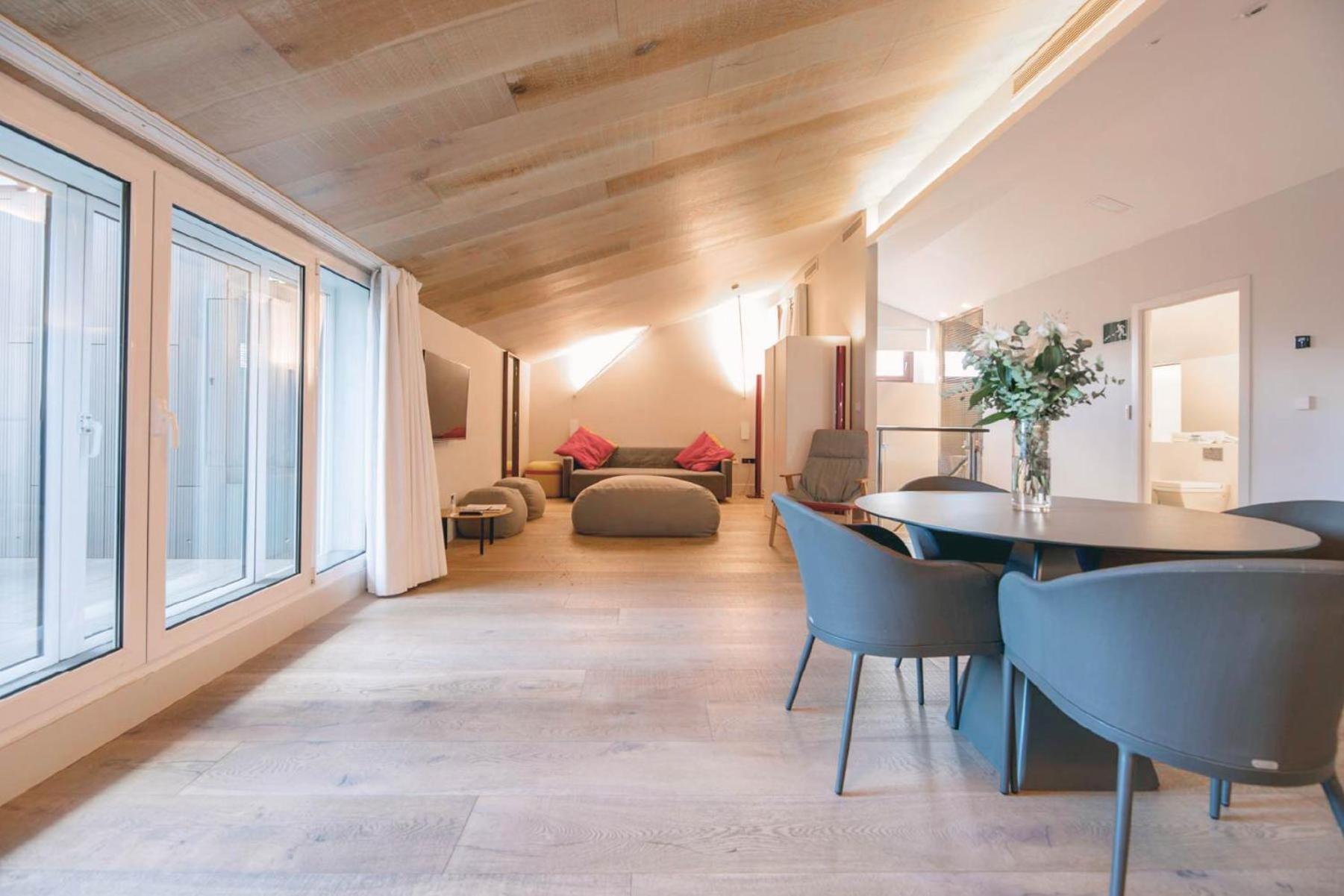 Penthouse Suite,1615398891:JPEG